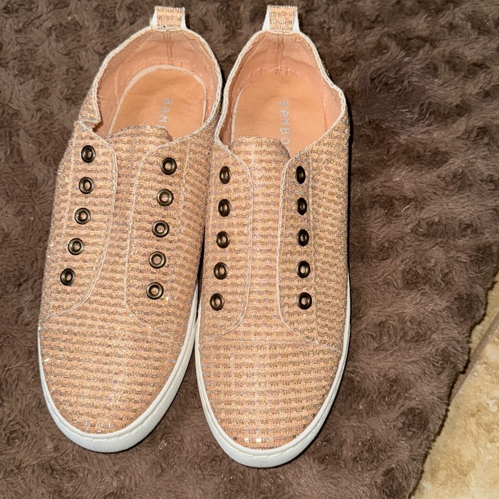 Bamboo womens sneakers gold and glittery sz 8.5